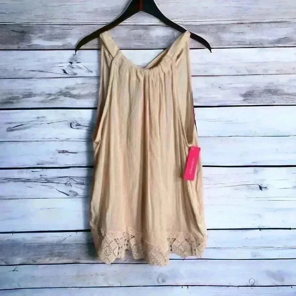 xhiliration NWT size medium ivory with gold threads lace-trimmed tunic tank - Picture 1 of 4